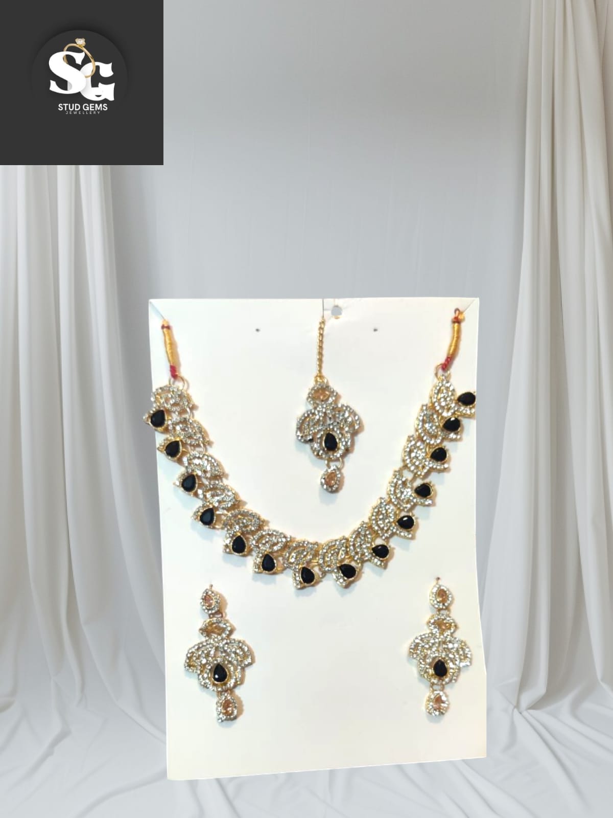Royal Black Stone & Crystal Necklace Set – Stud Gems Jewellery